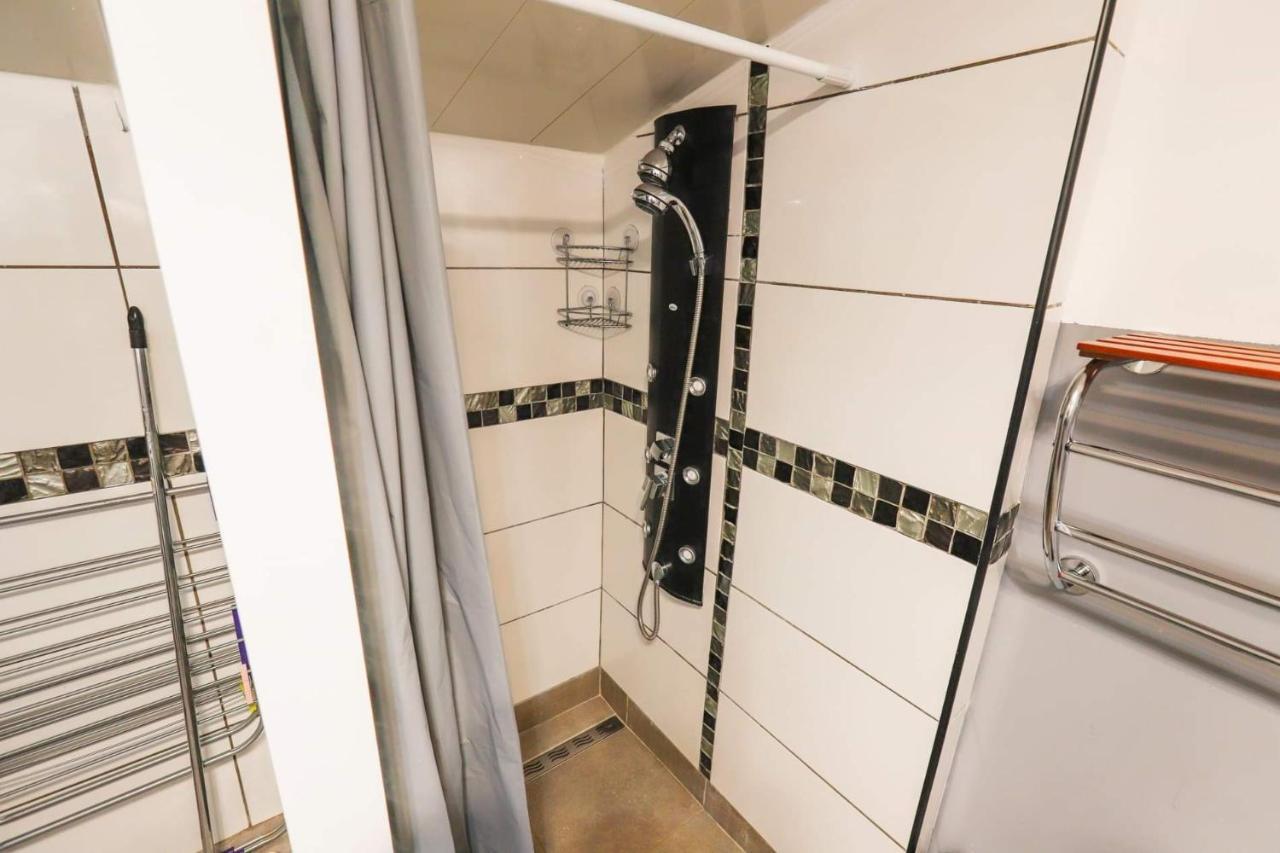 Villa L'avocat avec piscine chauffée et jacuzzi à Le Tampon Extérieur photo