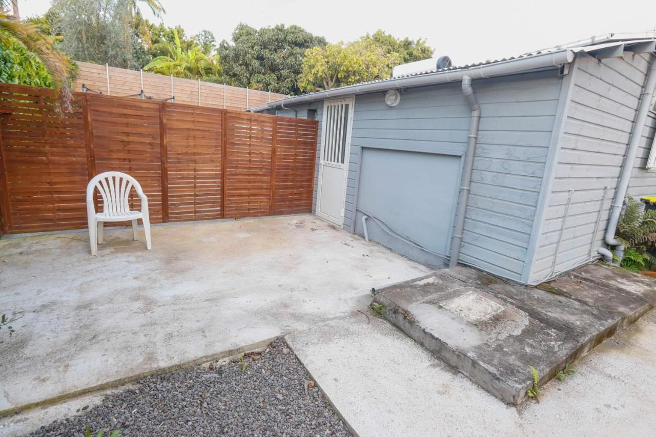 Villa L'avocat avec piscine chauffée et jacuzzi à Le Tampon Extérieur photo