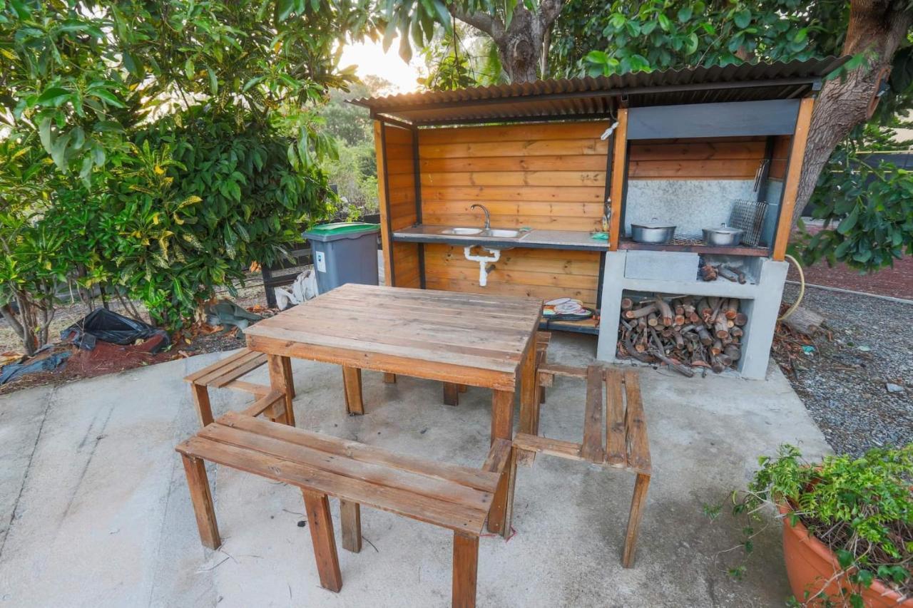 Villa L'avocat avec piscine chauffée et jacuzzi à Le Tampon Extérieur photo