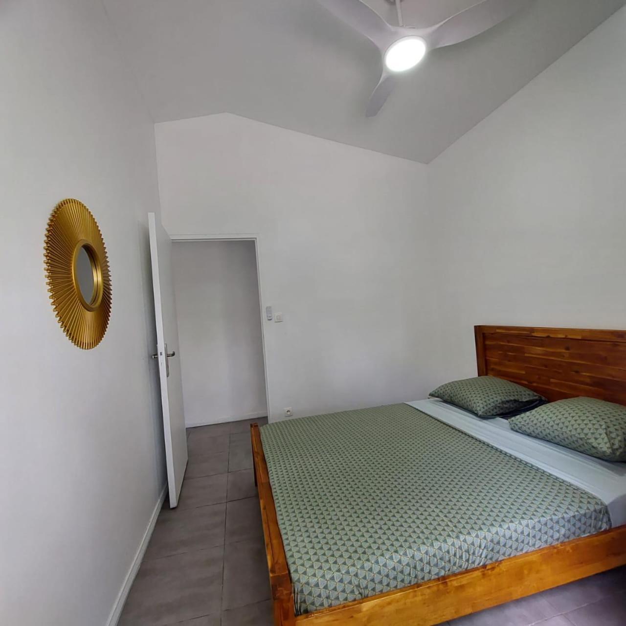 Villa L'avocat avec piscine chauffée et jacuzzi à Le Tampon Extérieur photo